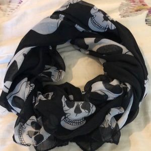 Scull scarf